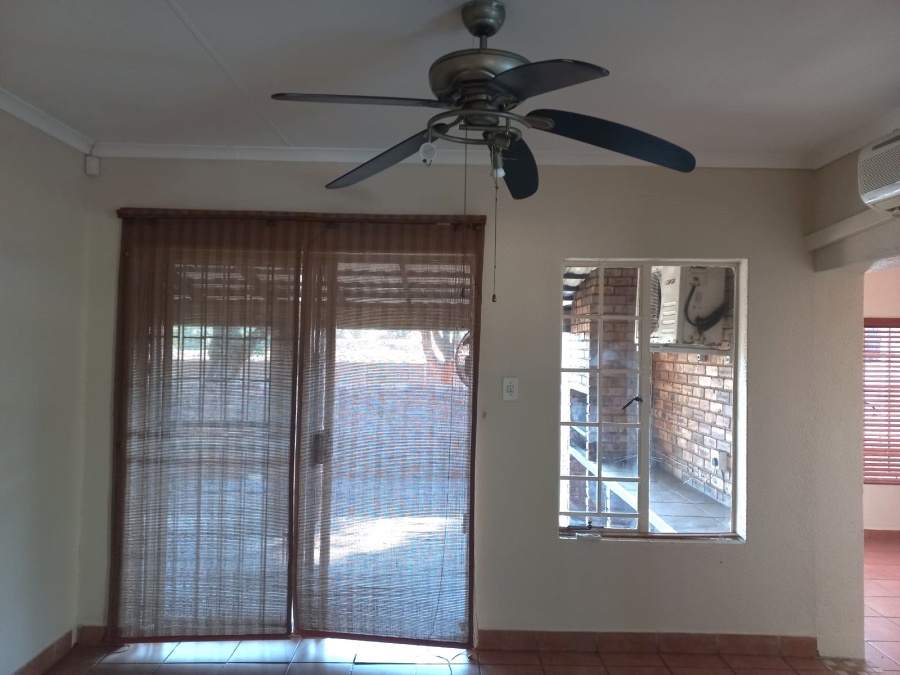 3 Bedroom Property for Sale in Safari Gardens North West